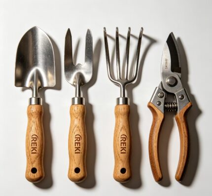REKI 4-Piece Wooden Handle Garden Tool Set