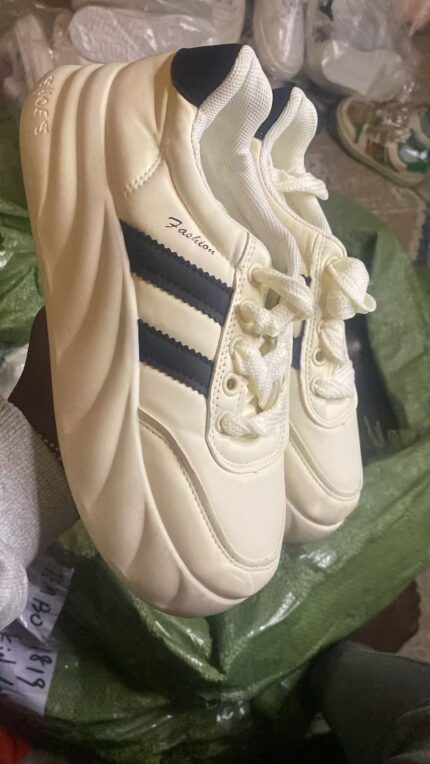 Mixed kids sorts shoes