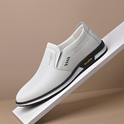 Extra Large Size Leather Shoes for Men's Foreign Trade Cross-Border Spring & Fall Casual Breathable British Formal Wear Set with Hollow Feet, Breathable and Comfortable Men's Shoes