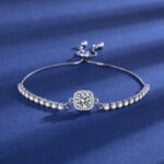 Cross-Border Popular Imitation Moissanite Square Bag Four-Leaf Clover Bracelet for Girls Light Luxury High-End Adjustable Bracelet Wholesale - Image 3